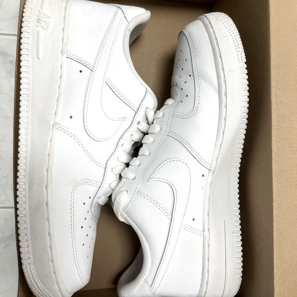 Nike Air Force Ones - White